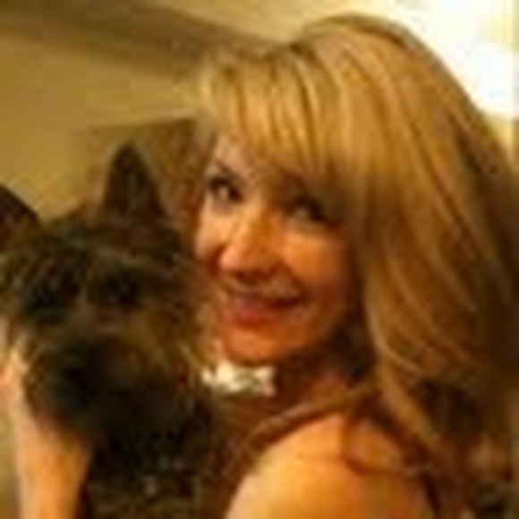 Meet your Posher, Amanda - Picture 1 of 1